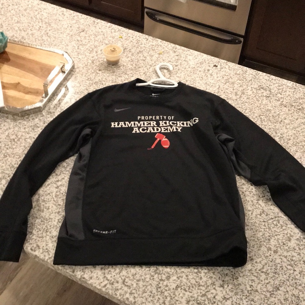 Nike Crewneck. Hammer kicking academy